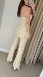 BLUSA TQC EM POLY SPAN COM RECORTES NO BUSTO - Imagem 2