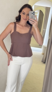 REGATA COM ZIPER NAS COSTAS