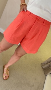 BERMUDA DE LINHO COM PREGAS - Imagem 2