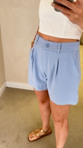 SHORTS ALFAIATARIA C/ PREGAS - Imagem 2